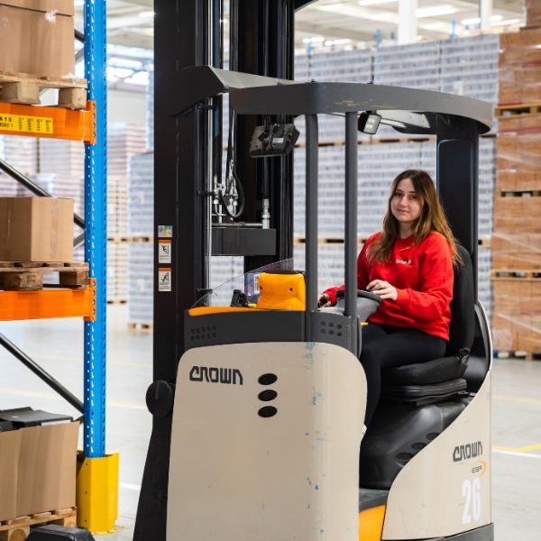 Șofer de Reach Truck